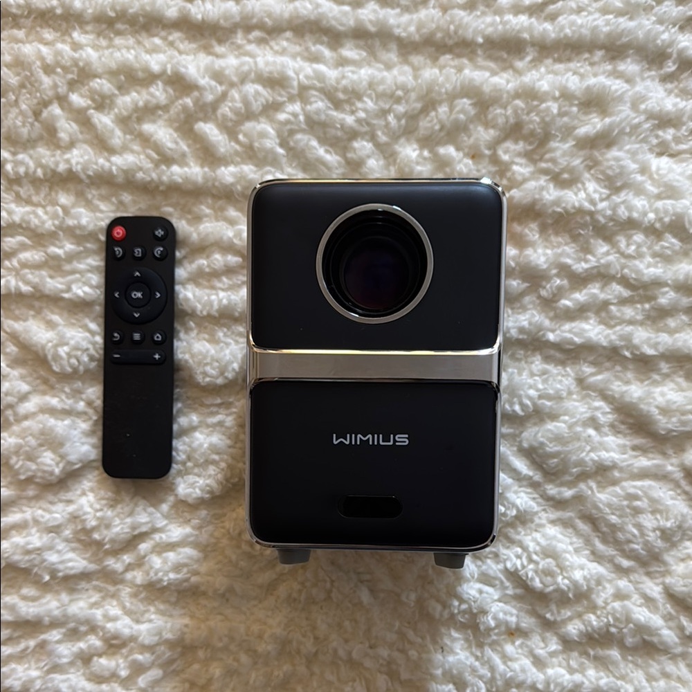 WiMiUS Black Projector with Remote